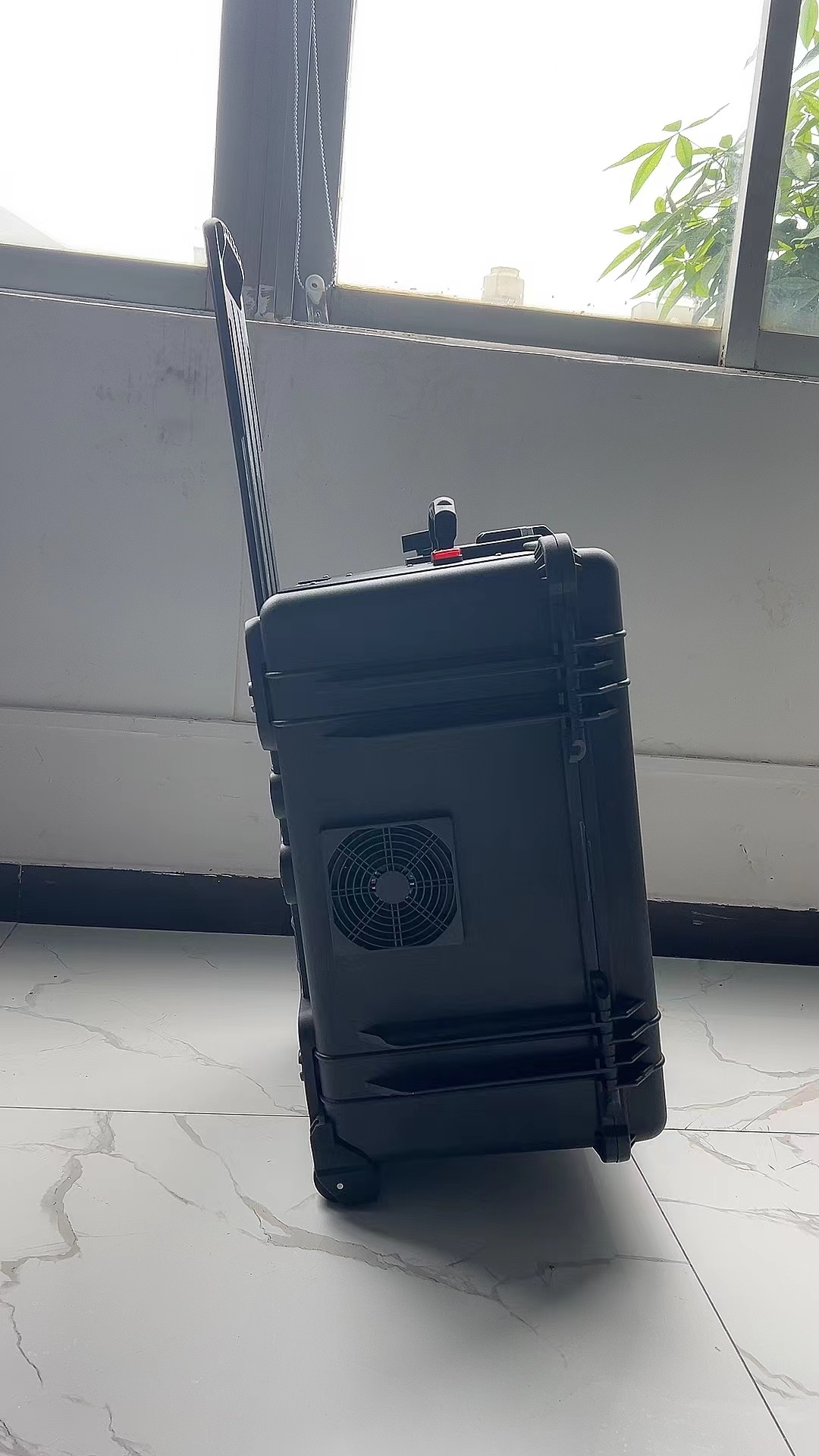 鹿泉手拉箱型移动通信干扰器